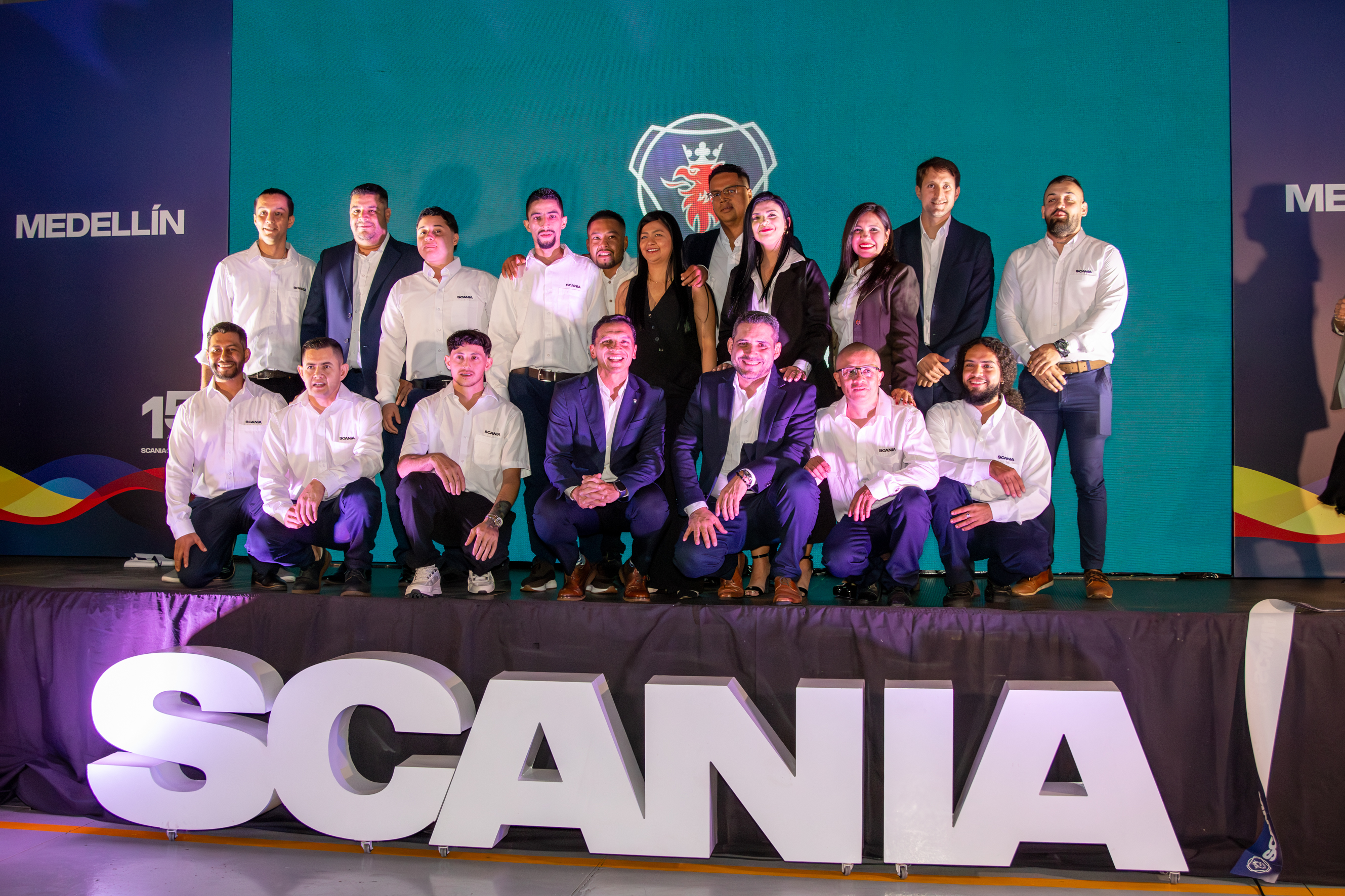 ● Scania inaugura una nueva sede en Medellín como parte de su compromiso con el desarrollo de una red de servicios 100% propia para potenciar el transporte en Colombia.

● Su ubicación estratégica, en una región que combina actividad industrial y tránsito hacia el norte del país, convierte a esta sede en una plataforma clave para el fortalecimiento y crecimiento de la marca en Colombia.