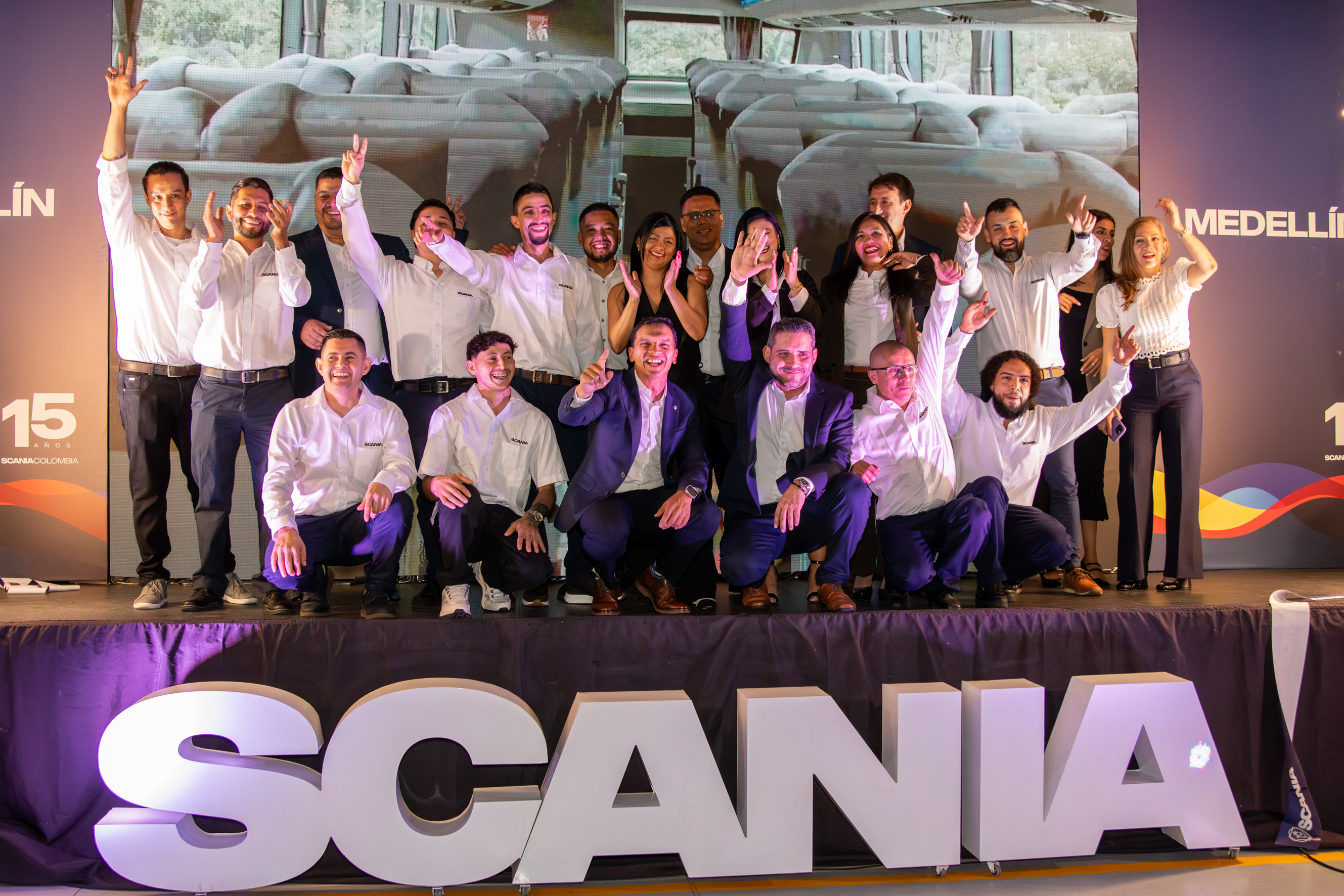 ● Scania inaugura una nueva sede en Medellín como parte de su compromiso con el desarrollo de una red de servicios 100% propia para potenciar el transporte en Colombia.

● Su ubicación estratégica, en una región que combina actividad industrial y tránsito hacia el norte del país, convierte a esta sede en una plataforma clave para el fortalecimiento y crecimiento de la marca en Colombia.