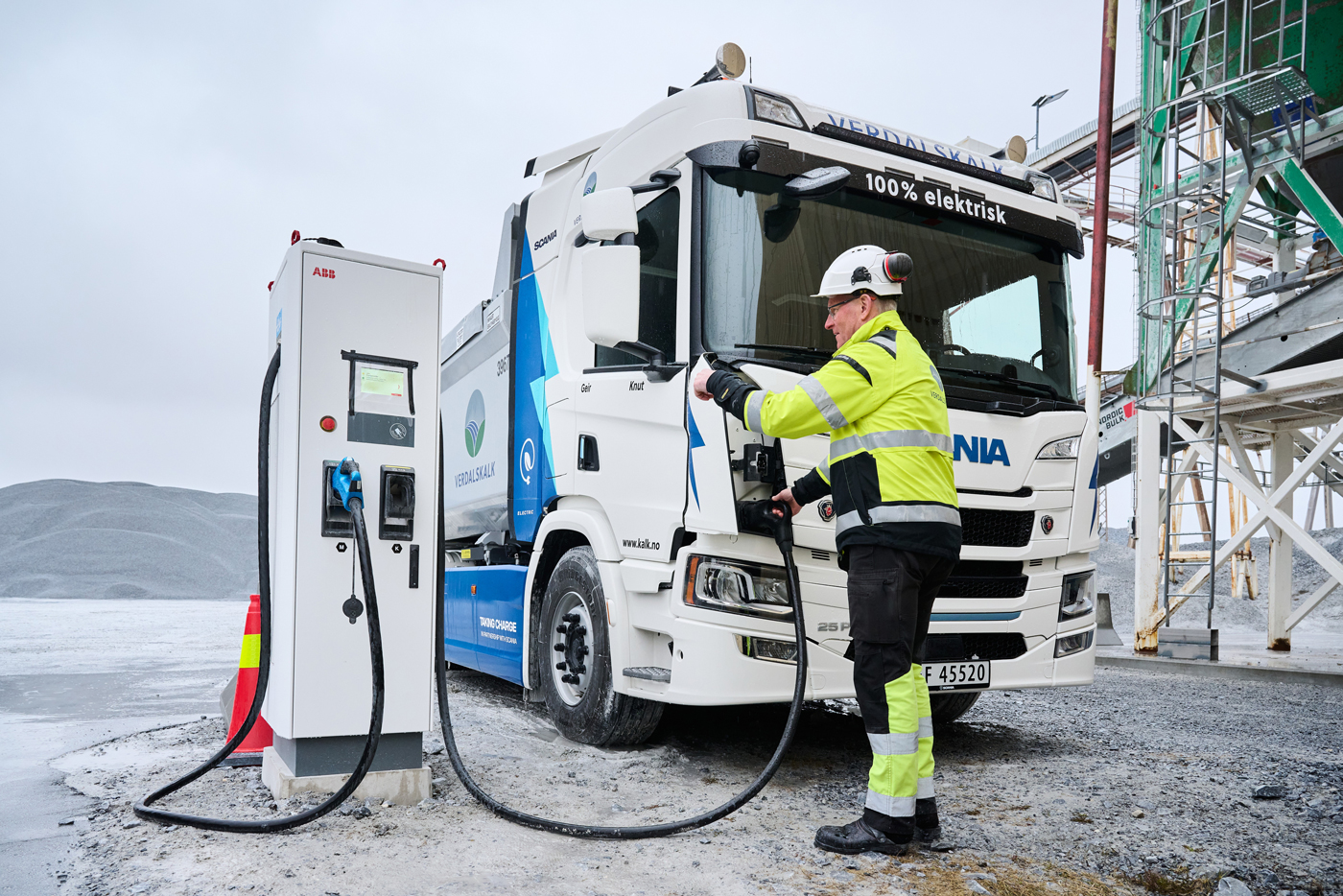 Depåladdning för ellastbilar