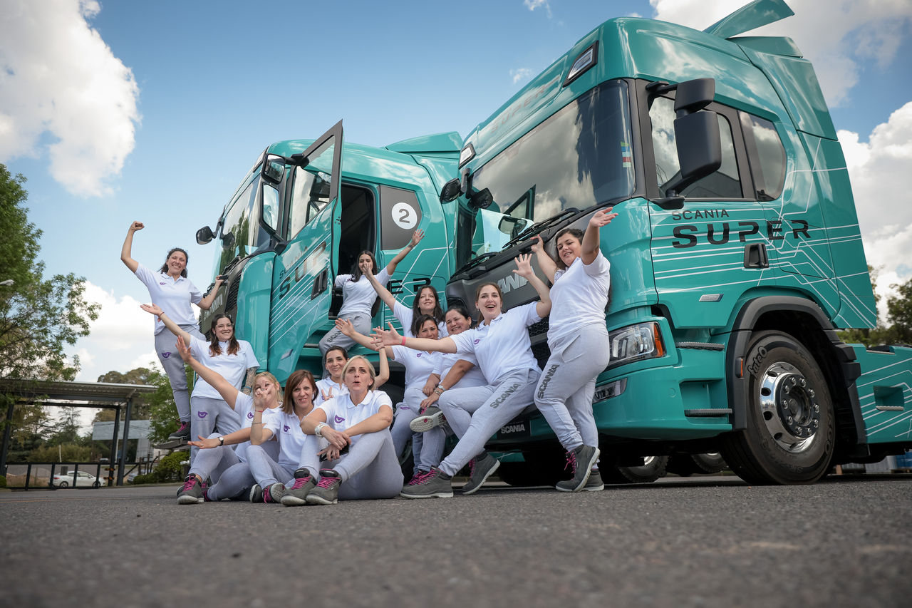 SCANIA ABRE LA INSCRIPCIÓN AL PROGRAMA QUE CONVIERTE A MUJERES EN CONDUCTORAS DE CAMIONES