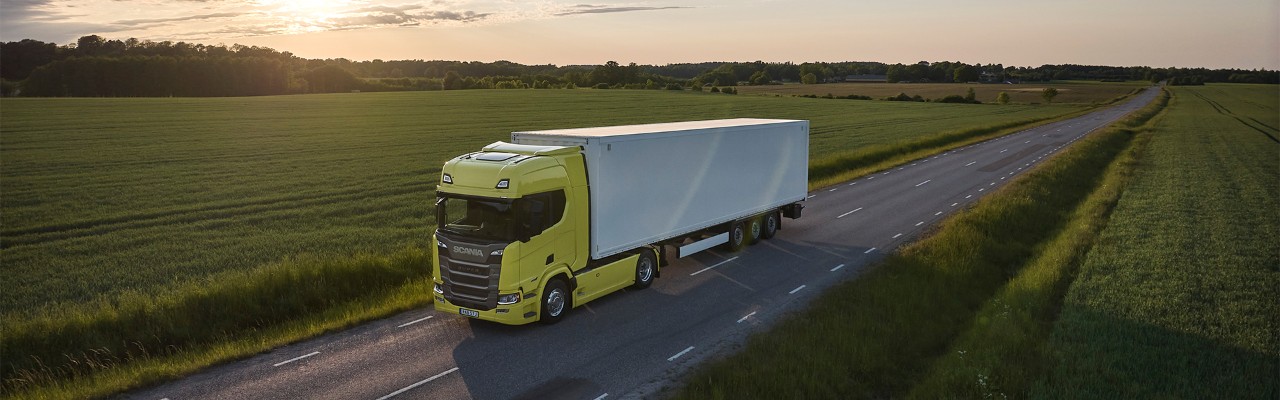 Scania 420 R 4x2 Highline, für den Transport von Stückgut.