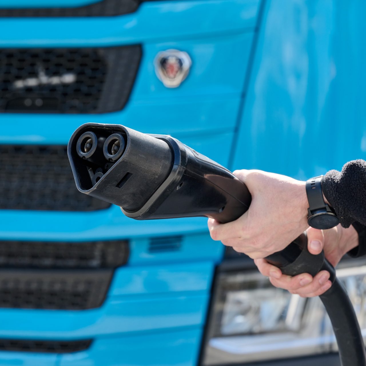 Megawatt Charging System for trucks
