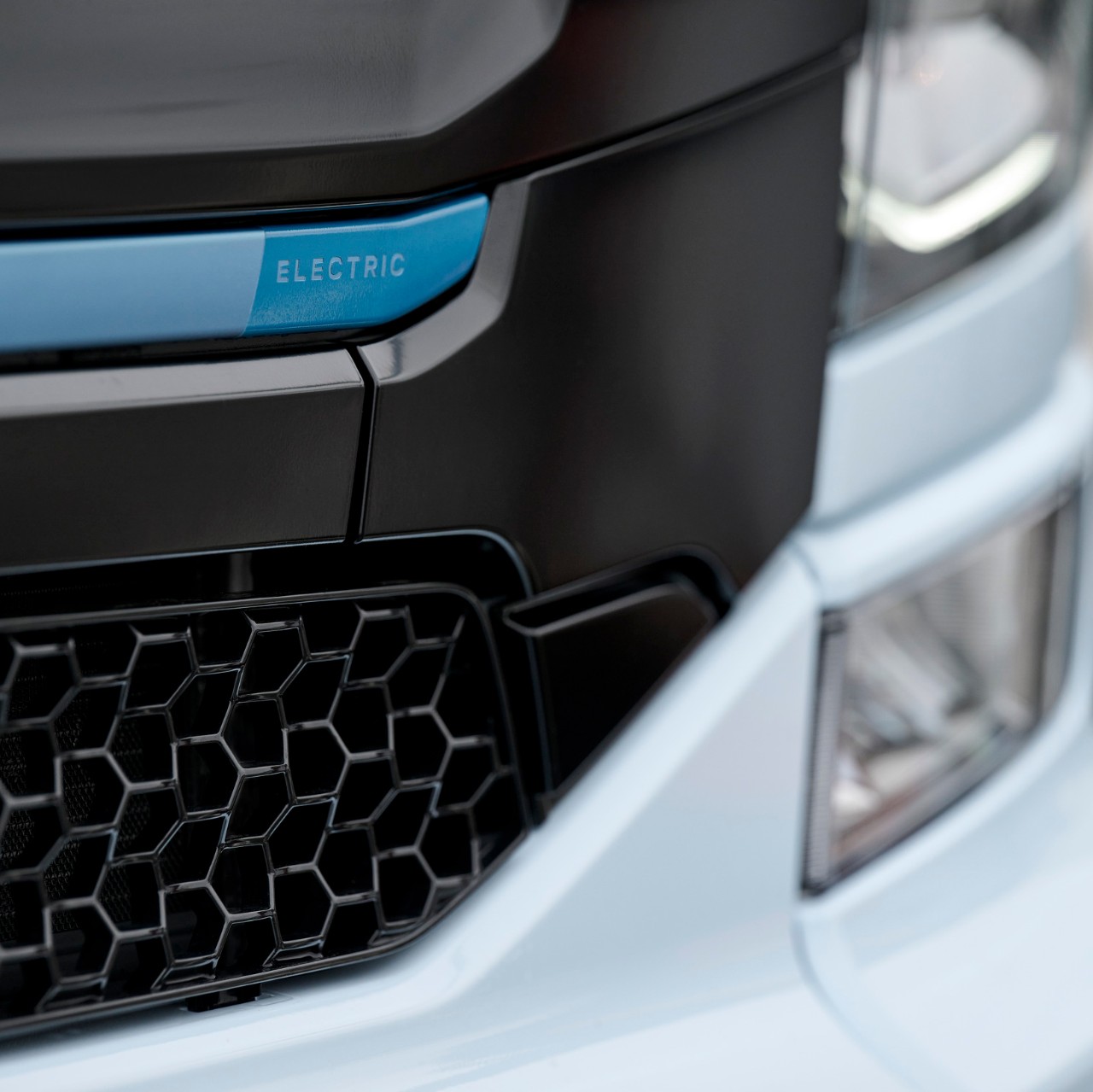 Scania 45 R BEV 4x2 ハイライン一般貨物輸送。