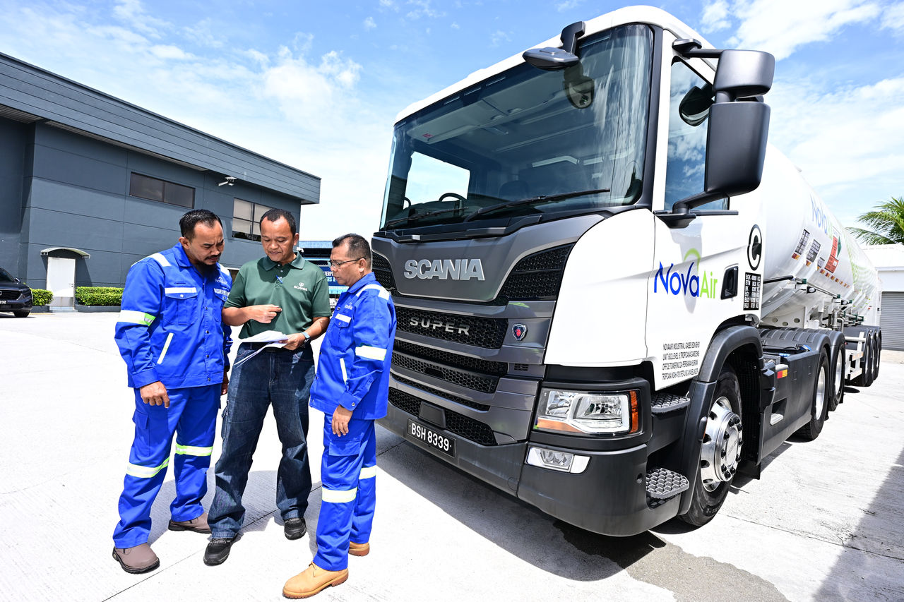 First Scania Super for Bulk ADR Transport equipped with ADAS
