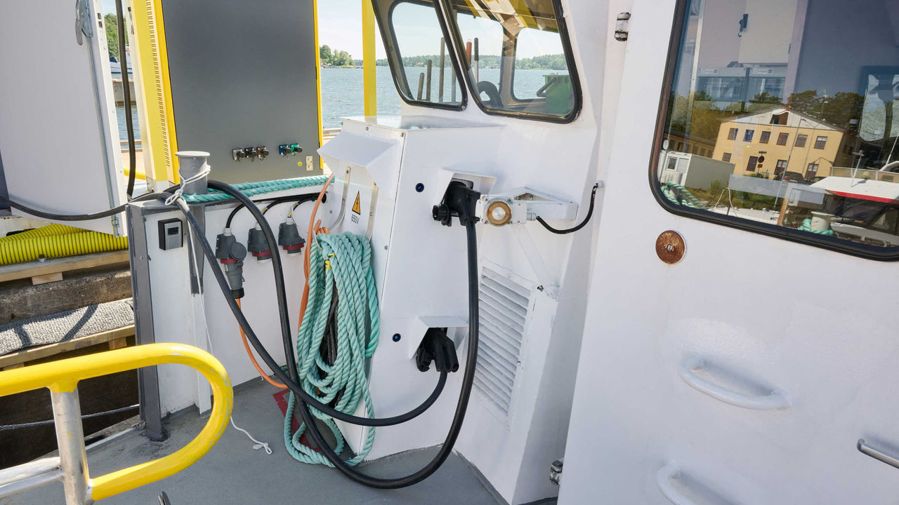 The Silverö ferry charging