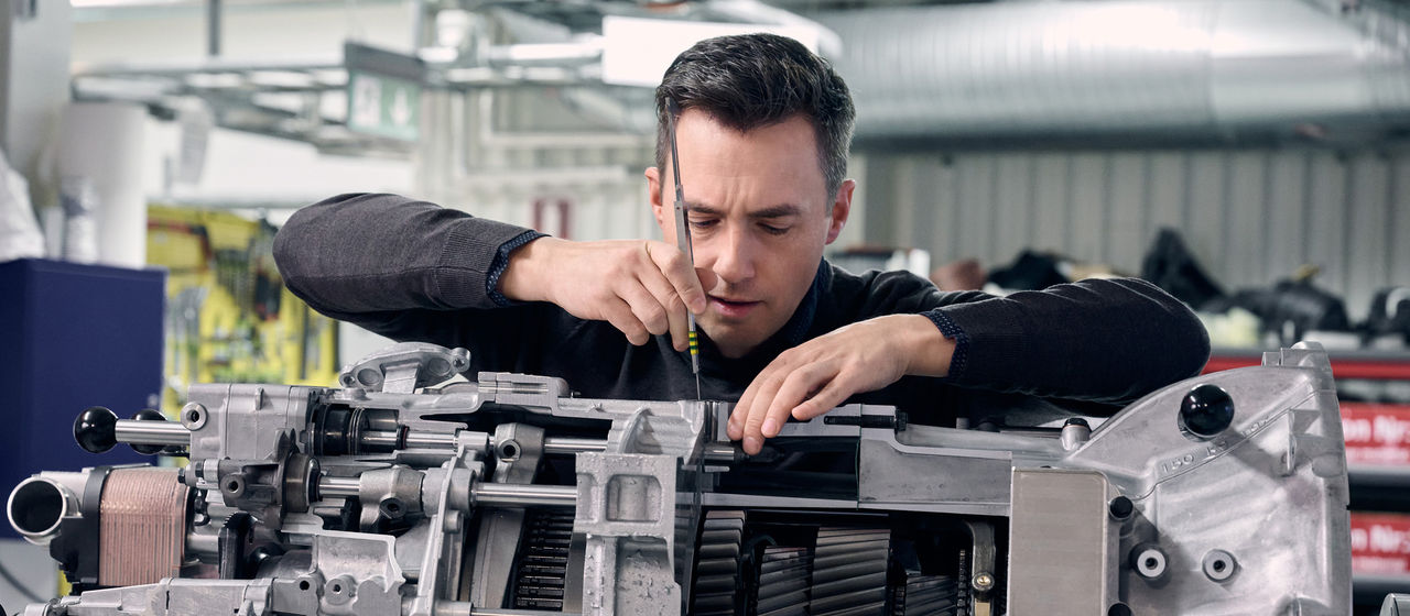 Per Arnelöf, System Architect at Scania ePropulsion & Drivertrain.